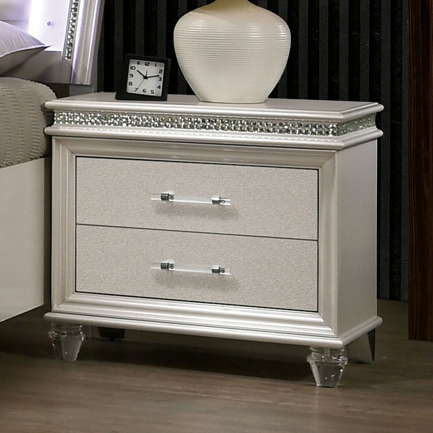 Licanne Classic Nightstand | Pearl White - Default - nightstand