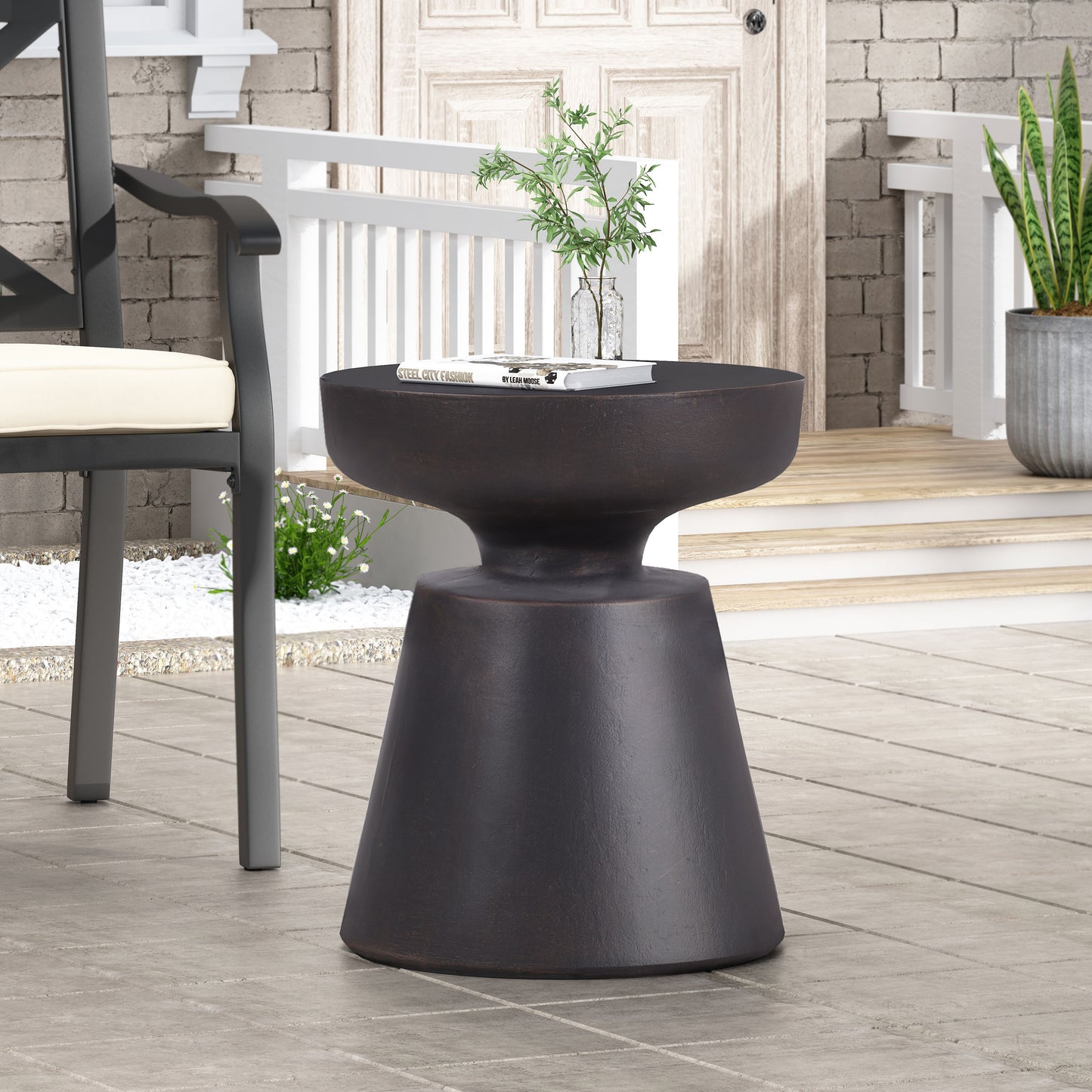 Ludoh Outdoor Concrete Side Table | Rusty Black - Default - garden furnishing