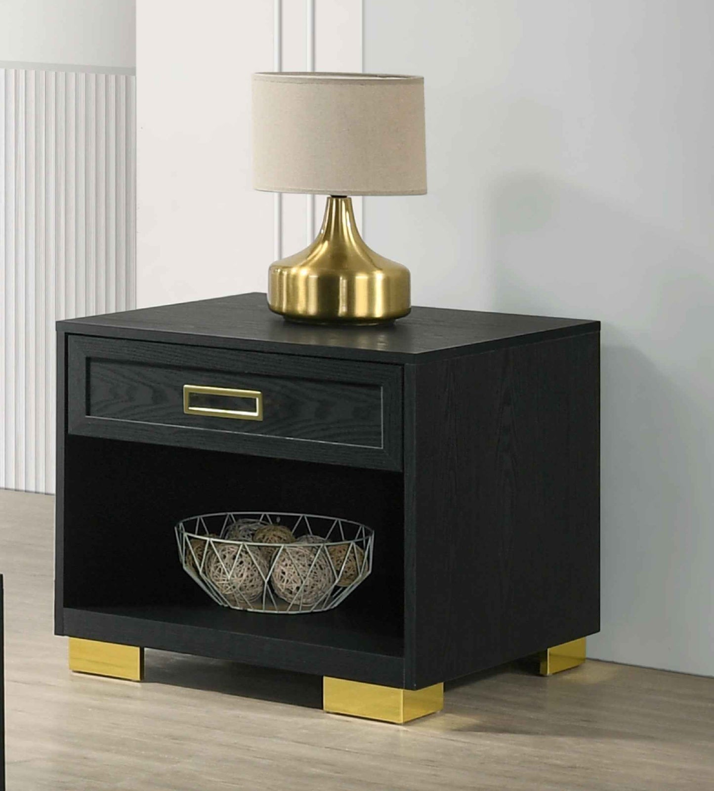 Chesiti Modern Square End Table | Black - Default - tables