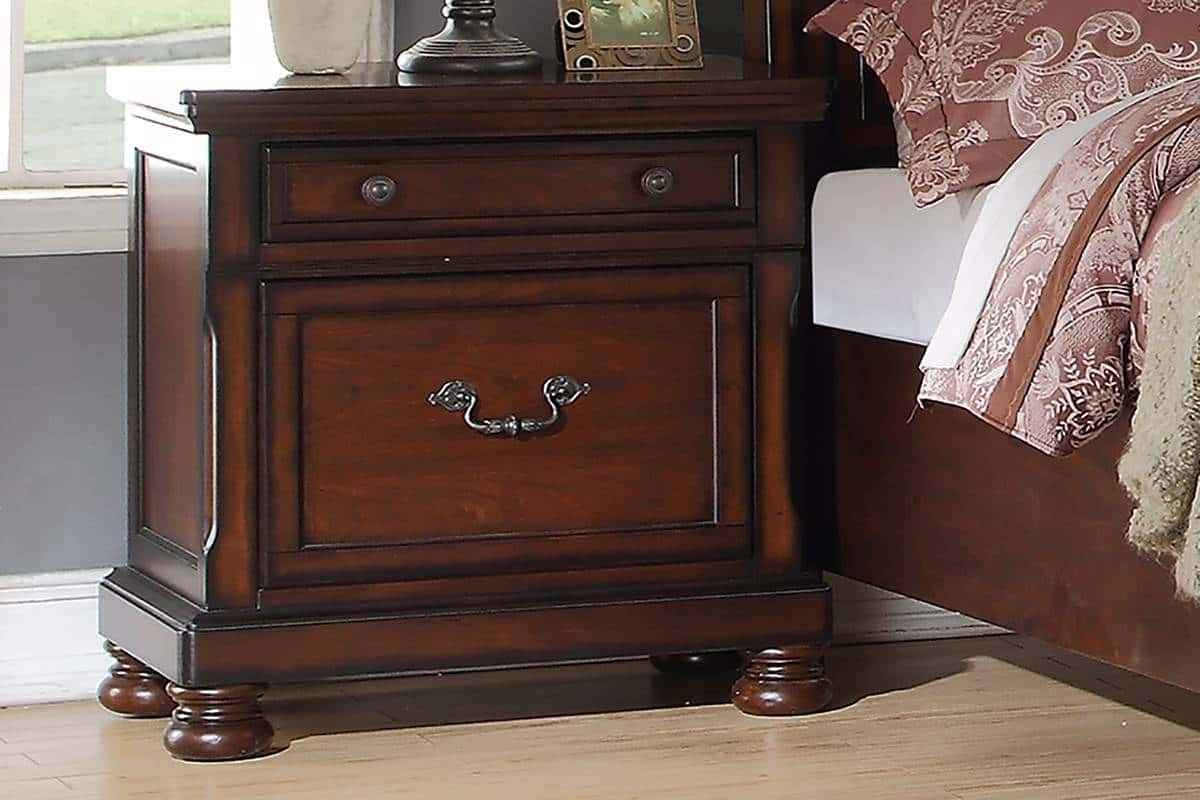 Dizoh Traditional Nightstand | Cherry Brown - Default - nightstand