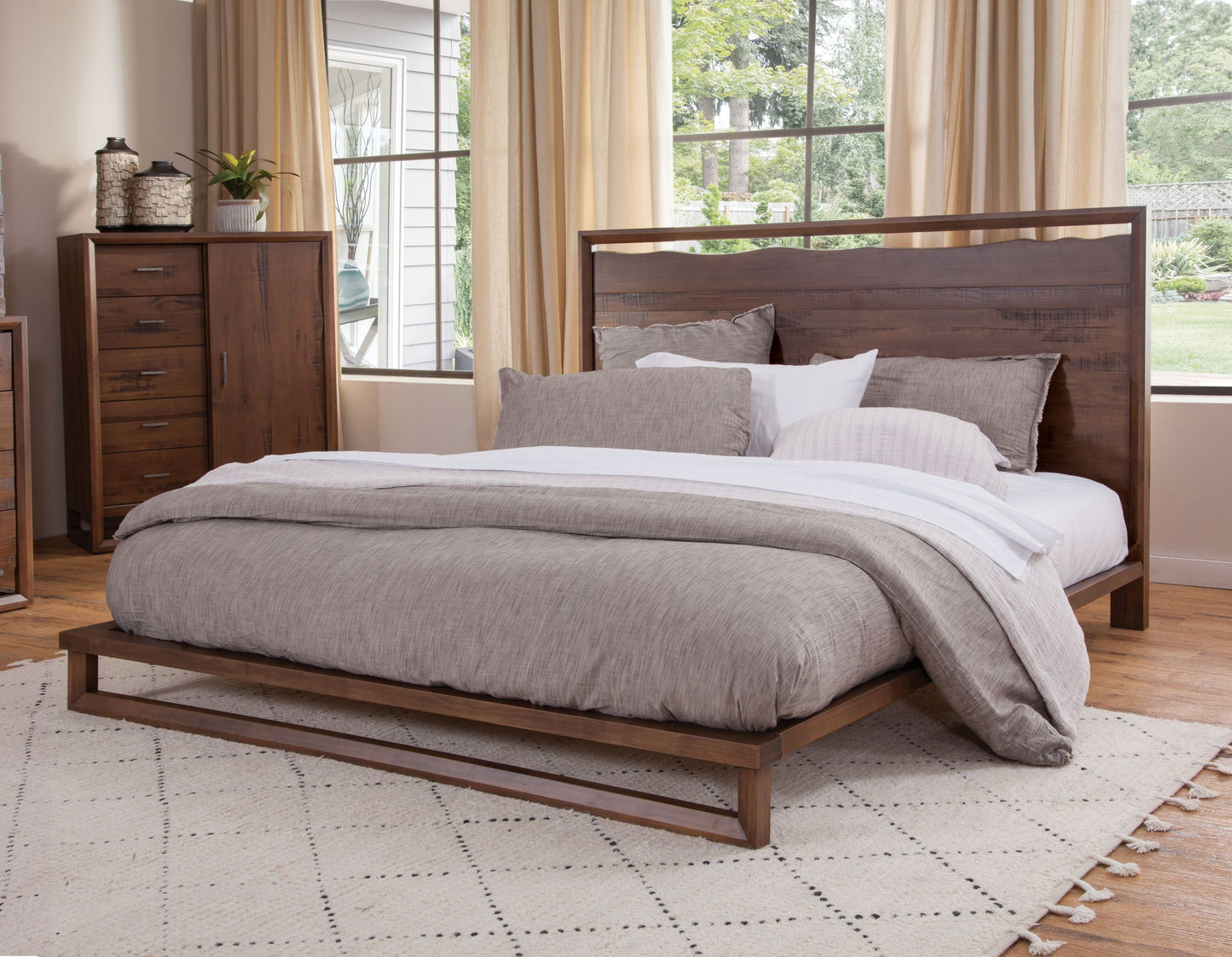 Lofton Queen Platform Bed | Brown - Default - beds